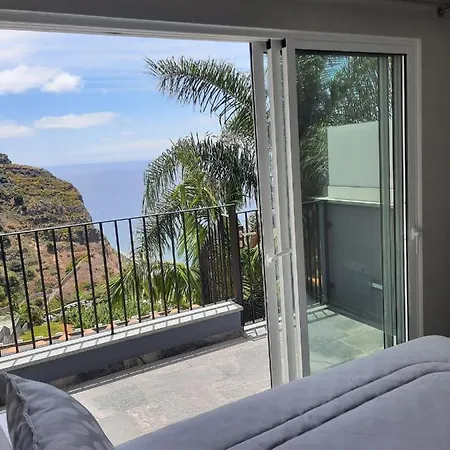 Apartment Zeza's Sky Calheta (Madeira)