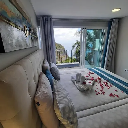 Apartamento Zeza's Sky Calheta (Madeira)